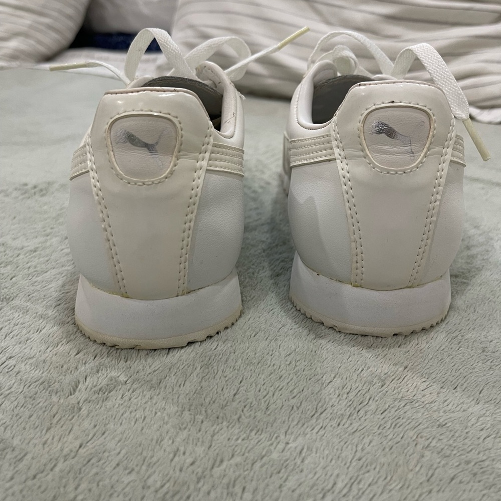 Puma Roma Women’s Size 7 Classic White Leather Sneakers - Picture 4 of 5